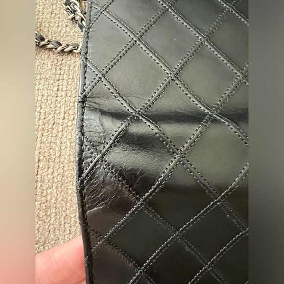 Host Pick Vintage Chanel Wallet on a Chain - Picture 15 of 17